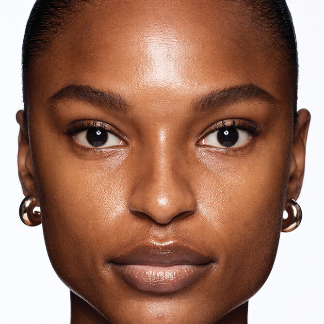 Natural Matte Longwear Foundation, 