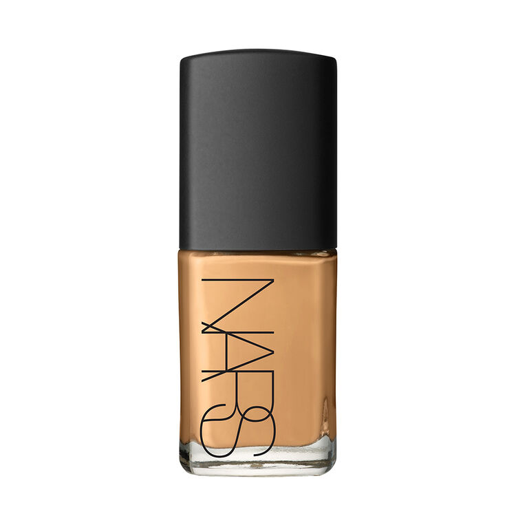 Display zoomed image number 1: Sheer Glow Foundation, Aruba