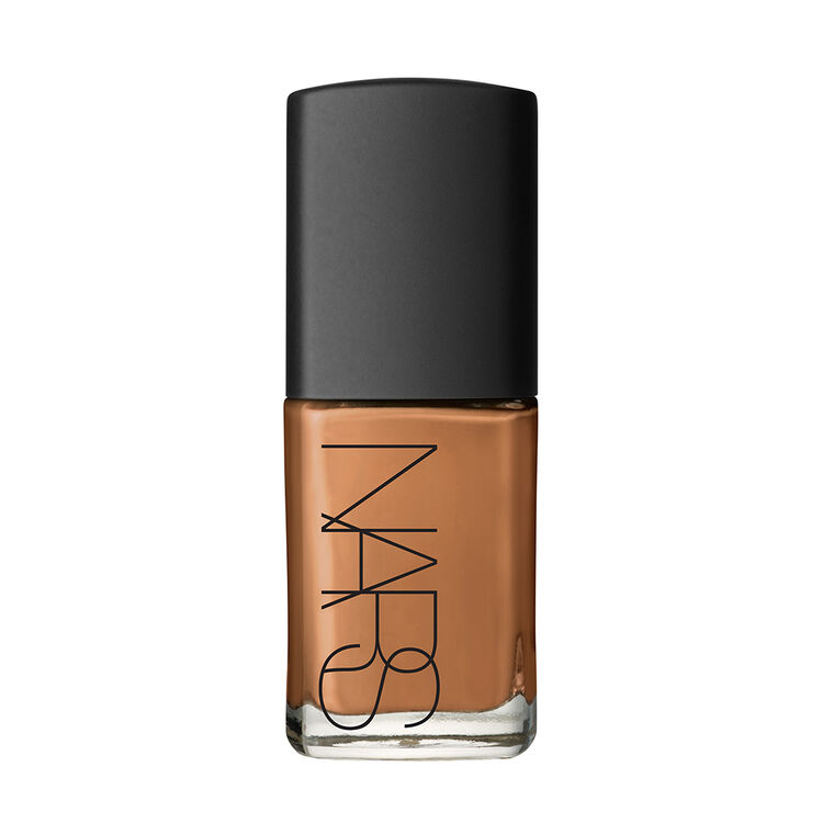 Display zoomed image number 1: Sheer Glow Foundation, Belem