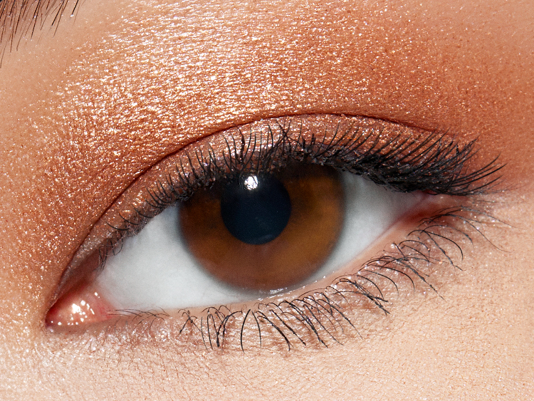 SEDUCTIVE SUMMER EYES